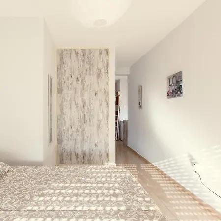 Апартаменты Furnished Seafront Ларнака