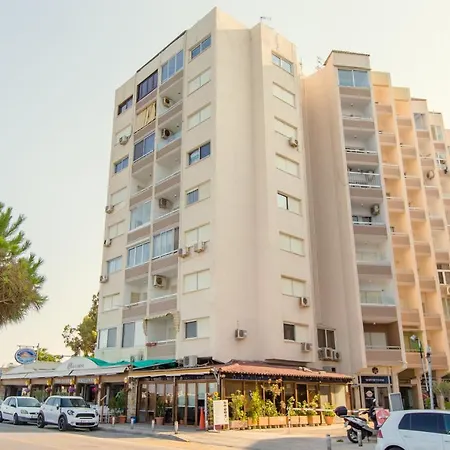 Апартаменты Furnished Seafront
