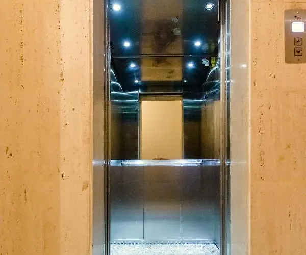 Furnished Seafront Апартаменти Ларнака